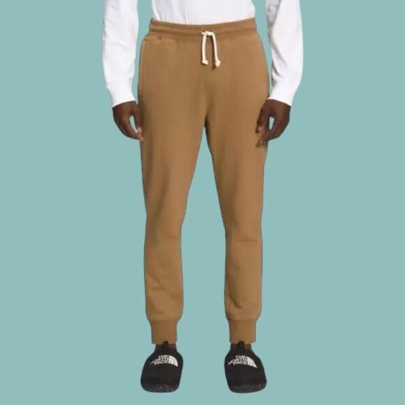 The North Face Heritage Patch Joggers Tan Almond Butter Medium NWT New - Picture 1 of 13